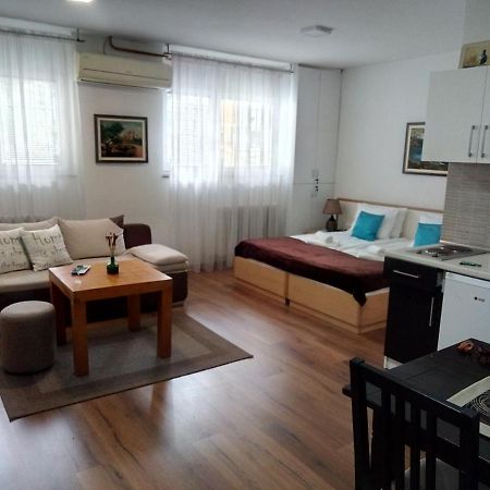 Sweet Dreams Studio Apartment Sarajevo Bagian luar foto