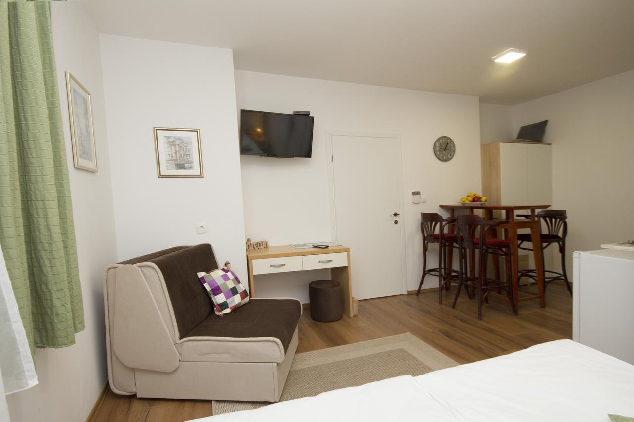Sweet Dreams Studio Apartment Sarajevo Bagian luar foto